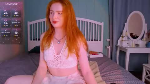 Snapshot of mira_glace chatting on 10.22.25 Mira3 online show from 10.22.25