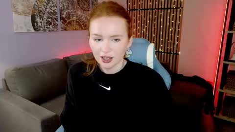 Snapshot of mira_glace chatting on 10.24.25 Mira3 online show from 10.24.25