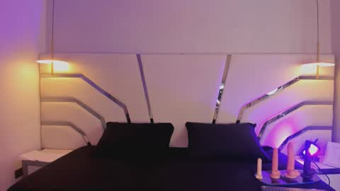 Snapshot of miranda_becerra chatting on 10.19.25 Miranda  online show from 10.19.25