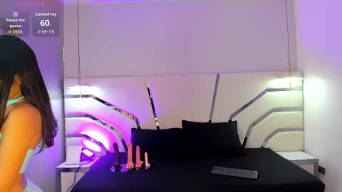 Snapshot of miranda_becerra chatting on 10.24.25 Miranda  online show from 10.24.25