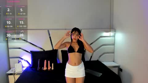 Snapshot of miranda_becerra chatting on 10.29.25 Miranda  online show from 10.29.25