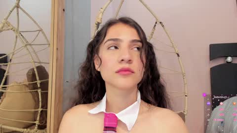 Snapshot of miranda_doll_ chatting on 01.15.25 online show from 01.15.25