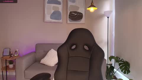 Miranda Shaw online show from 02.10.25