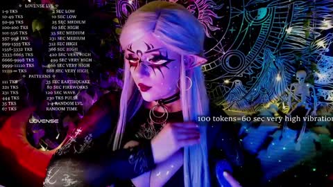 Snapshot of mirareed chatting on 12.04.24 mirareed online show from 12.04.24