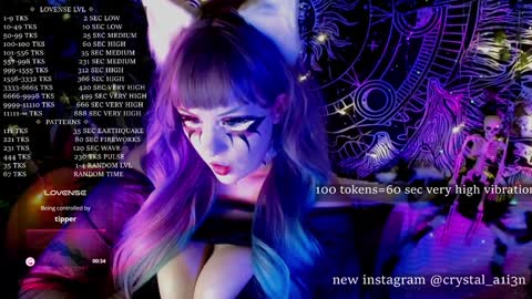 Snapshot of mirareed chatting on 12.19.24 mirareed online show from 12.19.24