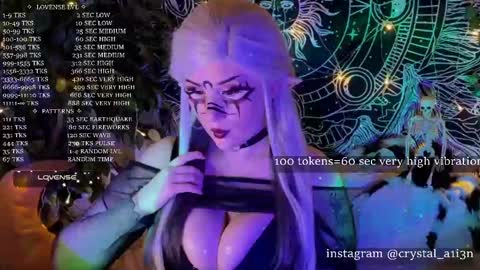 Snapshot of mirareed chatting on 12.29.24 mirareed online show from 12.29.24