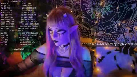 Snapshot of mirareed chatting on 09.24.25 mirareed online show from 09.24.25