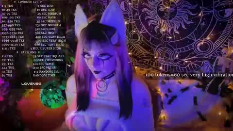 Snapshot of mirareed chatting on 10.05.25 mirareed online show from 10.05.25