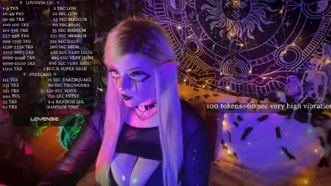 Snapshot of mirareed chatting on 10.07.25 mirareed online show from 10.07.25