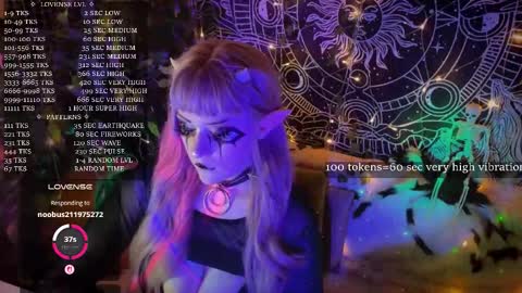 Snapshot of mirareed chatting on 10.09.25 mirareed online show from 10.09.25