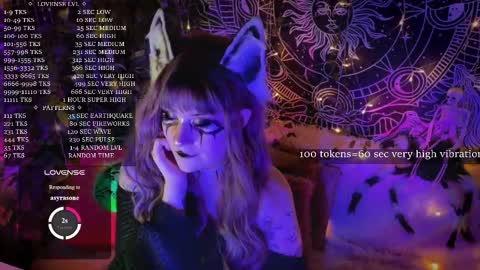 Snapshot of mirareed chatting on 10.21.25 mirareed online show from 10.21.25