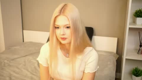 Snapshot of mirianscorgie chatting on 10.18.25 Elsa online show from 10.18.25