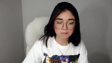 Snapshot of misha__sweet__27 chatting on 01.20.25 misha online show from 01.20.25