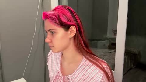 Molly online show from 10.02.25