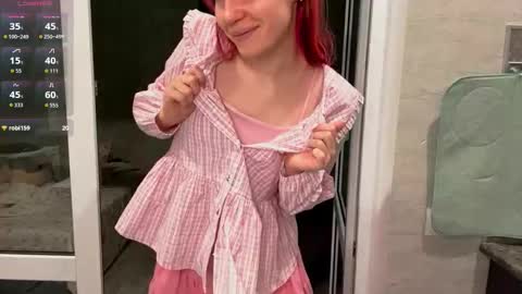 Molly online show from 10.04.25