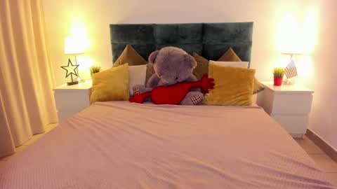 mishapallmer online show from 10.15.25