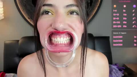 Charlotte online show from 02.11.25