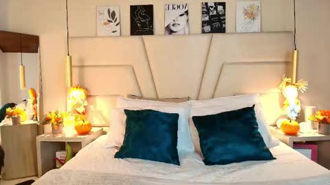 miss__ary_ online show from 10.28.25