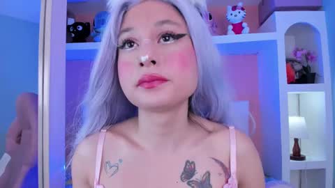 Snapshot of miss__lunna chatting on 09.25.25 Lunna online show from 09.25.25