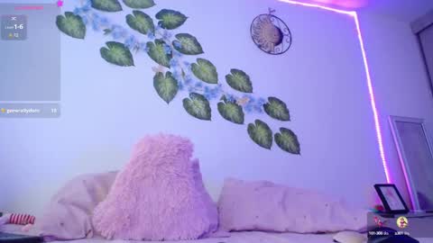 Snapshot of miss__saenz chatting on 10.07.25          online show from 10.07.25