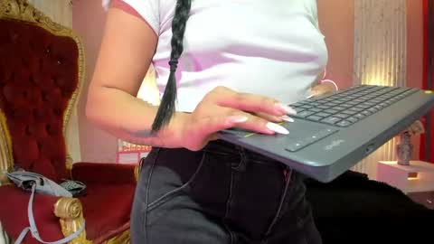 miss__star_ online show from 04.28.26