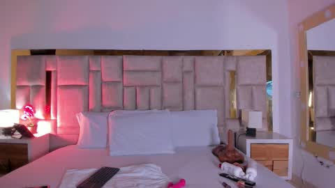 Miss Abigail  online show from 10.13.25