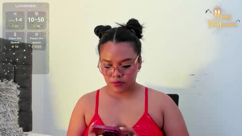 Snapshot of miss_aitana_ chatting on 10.23.25 miss_aitana_ online show from 10.23.25