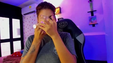 Akemi 3 online show from 10.08.25