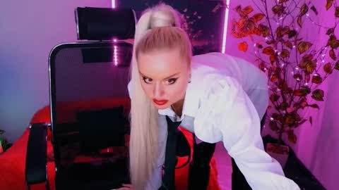 miss_alice_silver online show from 10.03.25
