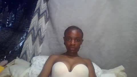 miss_belllo online show from 02.04.25