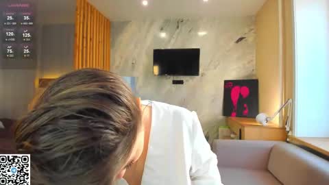 Sandy online show from 09.26.25