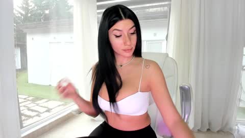 miss_diamond__ online show from 02.04.25