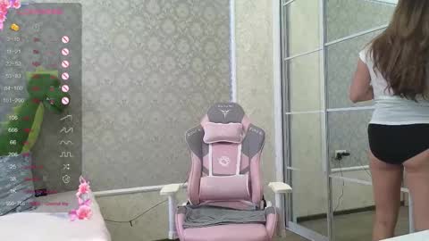 miss_divora online show from 10.12.25