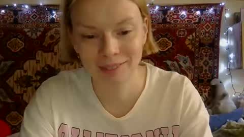 Snapshot of miss_elistia_ chatting on 09.17.25 Elis online show from 09.17.25