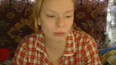 Snapshot of miss_elistia_ chatting on 10.08.25 Elis online show from 10.08.25