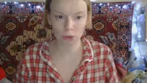 Snapshot of miss_elistia_ chatting on 10.14.25 Elis online show from 10.14.25