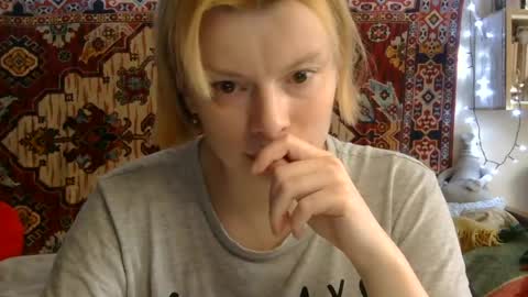 Snapshot of miss_elistia_ chatting on 06.25.26 Elis online show from 06.25.26
