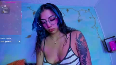 miss_evans_ online show from 04.22.26