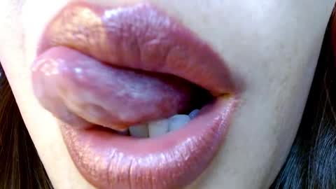 Miss Evoleth online show from 01.26.25