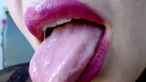 Miss Evoleth online show from 02.08.25