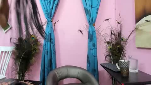 Snapshot of miss_flora chatting on 10.01.25 Monica Patricia online show from 10.01.25