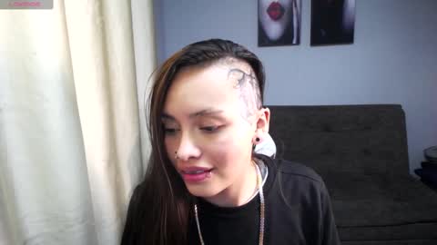 Snapshot of miss_foxxy_ chatting on 10.05.25 miss_foxxy_ online show from 10.05.25