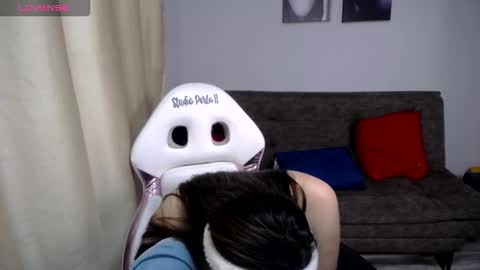 Snapshot of miss_foxxy_ chatting on 10.08.25 miss_foxxy_ online show from 10.08.25