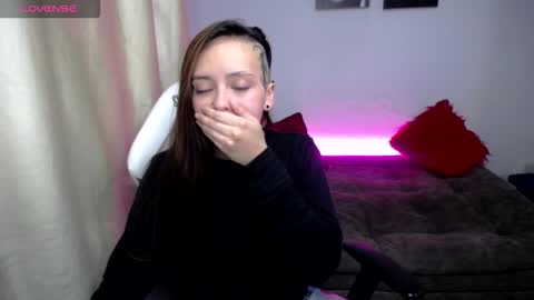 Snapshot of miss_foxxy_ chatting on 10.10.25 miss_foxxy_ online show from 10.10.25