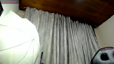 Snapshot of miss_foxxy_ chatting on 10.17.25 miss_foxxy_ online show from 10.17.25