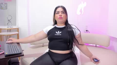 Snapshot of miss_francheska chatting on 09.12.25 Francheska online show from 09.12.25