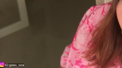 Snapshot of miss_galaxxia chatting on 02.14.25  Elisabeth  IG galax xxia       online show from 02.14.25