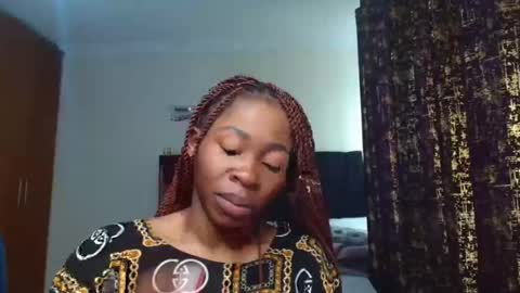 Miss Kiarrafit online show from 02.11.25