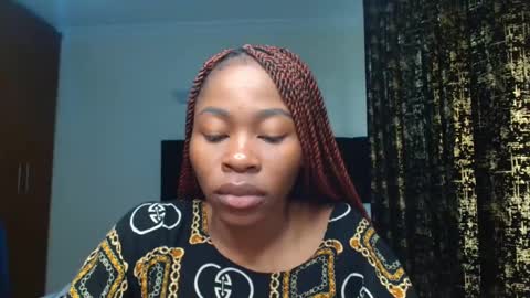 Miss Kiarrafit online show from 02.12.25