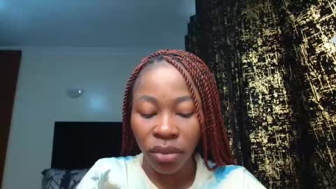 Miss Kiarrafit online show from 02.18.25